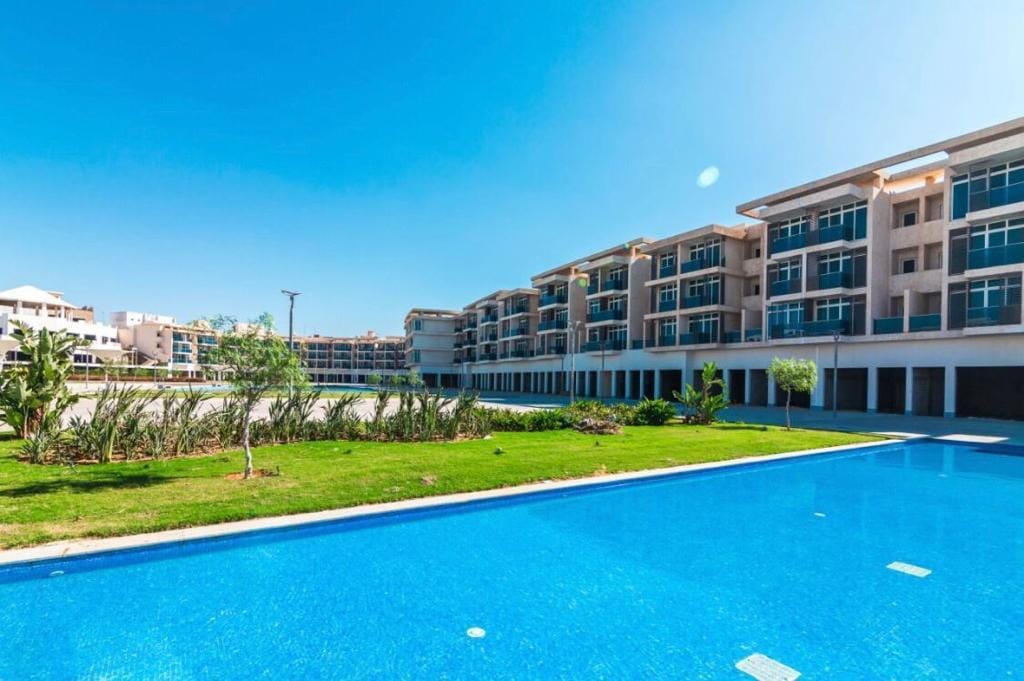2-bedroom apartment, immediate occupancy